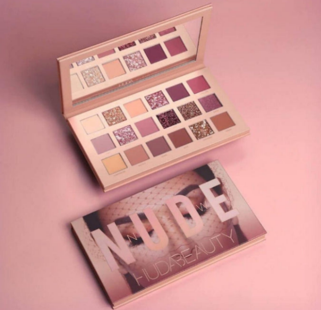 2 in 1 make up deal , 1 Eyelinear and 1 eyeshadow